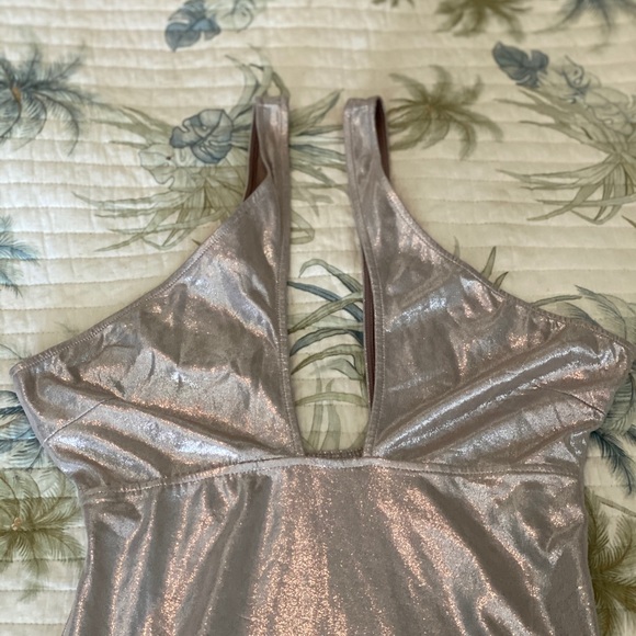 Simple dress with sparkle - Picture 5 of 5